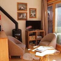 Comfortable Apartment With Terrace In Chamonix，位于夏蒙尼-勃朗峰Le Lavancher的酒店
