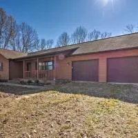 Secluded Marble Falls Family Home w/ Mtn Views!，位于Marble Falls的酒店