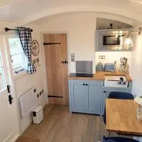 Yew Tree View Luxury Shepherd's Hut，位于斯特明斯特牛顿的酒店