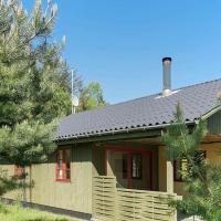 Three-Bedroom Holiday home in Aakirkeby 7，位于维斯特索马肯的酒店