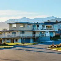 Kakatu Retreat Bed & Breakfast，位于凯库拉凯庫拉机场 - KBZ附近的酒店
