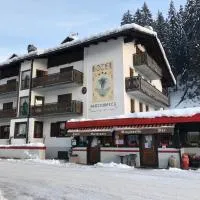 Hotel Genzianella，位于Presenaio的酒店