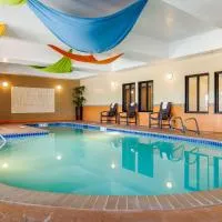 Comfort Inn & Suites Brighton Denver NE Medical Center，位于布赖顿的酒店