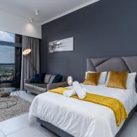 Top Floor Menlyn Maine studio apartment with Stunning Views & No Load Shedding，位于比勒陀利亚Waterkloof Glen的酒店