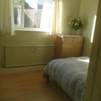 SUNNY SINGLE ROOM in TOOTING，位于伦敦杜丁的酒店