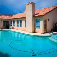 Luxury 1900 SQ FT House Huge 46 FT Pool & Hot SPA，位于拉斯维加斯North Las Vegas Airport - VGT附近的酒店