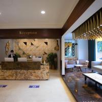 Nine Tree Luxury Hotel & Suites Lahore，位于拉合尔Gulberg的酒店