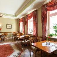 Hotel Garni Schlossgarten,位于施特雷利茨的酒店