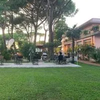 Hotel Storyville Business & Holiday,位于钦克亚勒的酒店