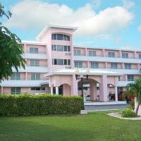 卡斯塔韦斯套房度假村酒店，位于自由港市大巴哈马国际机场 - FPO附近的酒店