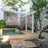 Hotel & Hostal Boutique Casa Garza,位于梅里达的酒店