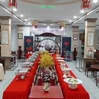 Phuc Ngoc Hotel，位于Ap Rạch Soi迪石机场 - VKG附近的酒店