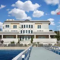 Fathoms Hotel & Marina,位于Port Washington的酒店