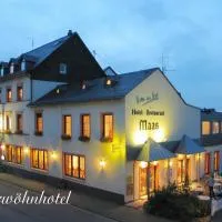 马斯酒店-餐厅，位于Lutzerath的酒店