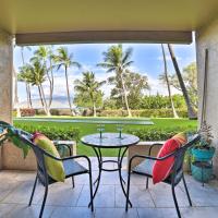 Ocean-View Kihei Condo with Lanai Steps to Beach!，位于基黑Kalepolepo Beach的酒店