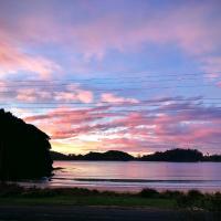 Butterfield Beach Studio Car petrol and breakfast provisions included，位于半月湾的酒店