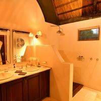 Royal Zambezi Lodge，位于MafutaRoyal Airstrip - RYL附近的酒店
