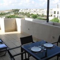 First Floor Non Smoking Air Conditioned 4 Person Luxury Golf Apartment，位于CorveraRegion de Murcia International Airport - RMU附近的酒店