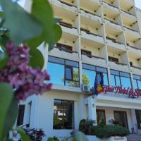 Hotel Spa Cazino Monteoru，位于萨拉他蒙蒂鲁的酒店