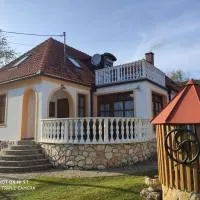 Erzsébet Vendégház，位于Csesznek的酒店