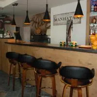 Hotelik Manhatan，位于波德拉谢地区拉曾的酒店