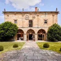 Helguera Palacio Boutique & Antique，位于托雷拉韦加的酒店