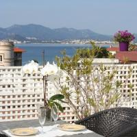 Esterel Terrasses, roof top front de mer, parking payant，位于戛纳的酒店