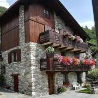 Appartamento con vista chez Mary，位于Roisan的酒店