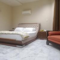 HOTEL STATE RESIDENCY，位于巴哈瓦尔布尔Bahawalpur Airport - BHV附近的酒店