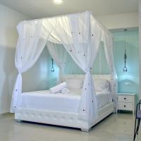Epipleon Luxury Suites -101- Δωμάτιο 45τμ με βεράντα 30τμ μπροστά στη θάλασσα，位于Káto Platanítis的酒店
