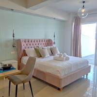 Epipleon Luxury Suites -106- Δωμάτιο 40τμ με βεράντα 45τμ μπροστά στην θάλασσα，位于Káto Platanítis的酒店
