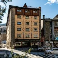 Ski Plaza Hotel & Wellness,位于卡尼略的酒店