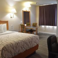 Canadas Best Value Inn & Suites-Castlegar，位于卡斯尔加卡斯尔加机场 - YCG附近的酒店