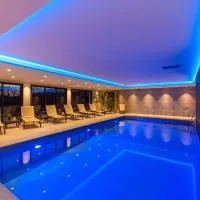 Hôtel L'Escale - Piscine & SPA,位于埃斯卡勒的酒店
