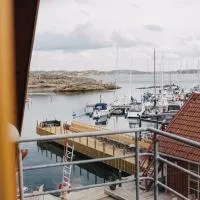 Björholmen Hotell & Restaurang，位于Björholmen的酒店