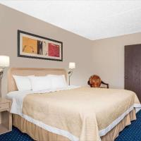 Norwood Inn & Suites La Crosse，位于拉克罗斯La Crosse Municipal Airport - LSE附近的酒店