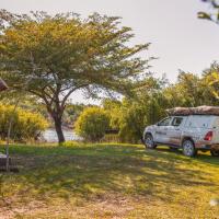 Hakusembe River Campsite，位于龙杜Rundu Airport - NDU附近的酒店