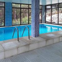 El último rincón, dúplex con piscina climatizada，位于La Pinilla的酒店