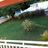 logement aux saveurs des mangues juli，位于Baillif的酒店
