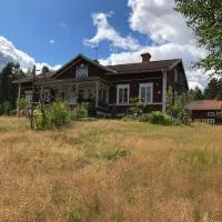 Långhedgården Bed & Breakfast，位于Alfta的酒店
