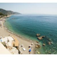 Appartamento Stockholm - Taormina Mare e Spiaggia Privata，位于陶尔米纳的酒店