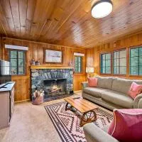 Knotty Pine Cabin，位于Joseph的酒店