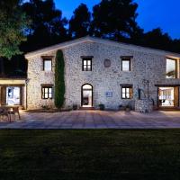Masia Ventanell Luxury villa near Barcelona，位于La Llacuna的酒店