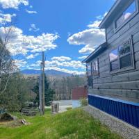 B2 NEW Awesome Tiny Home with AC Mountain Views Minutes to Skiing Hiking Attractions，位于Carroll的酒店