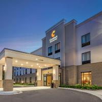 Comfort Inn & Suites，位于City in the Village of ClarksonOakland County International - PTK附近的酒店