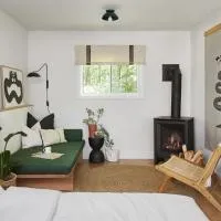 Somewhere Inn Calabogie Boutique Hotel，位于Calabogie的酒店