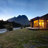 Milford Sound Lodge，位于米尔福德峡湾米弗峡湾机场 - MFN附近的酒店