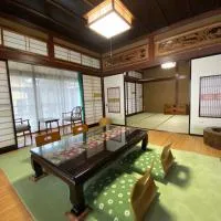 ゲストハウス山吹，位于富山的酒店