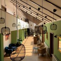 Escala Rooms，位于GhimbavBrașov-Ghimbav International Airport - GHV附近的酒店