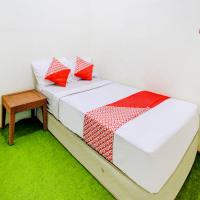 OYO 90725 Zeevanna Guest House Syariah，位于谏义里Dhoho Airport - DHX附近的酒店